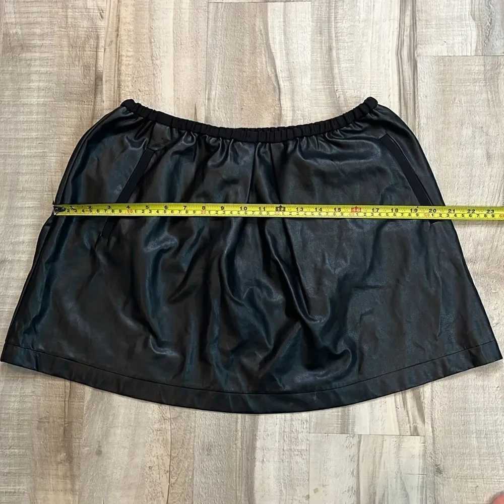 Artizia Babaton Mini Skirt Black Faux Vegan Leather Skater w/ pockets sz Medium